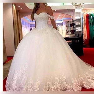 Elegant Classic White Brand New Beautiful Ballgown Puffy Wedding Dress
